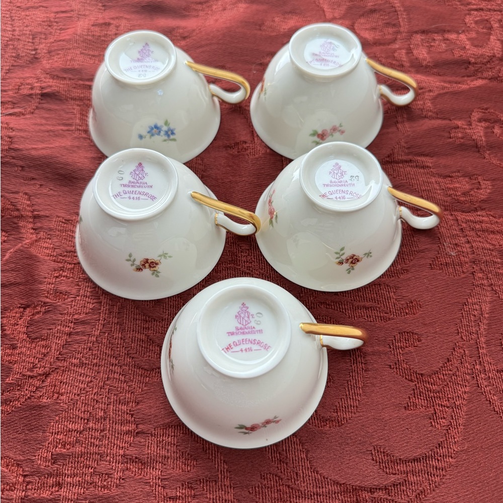 Queen’s Rose Cup & Saucer Set - Picture 7 of 7